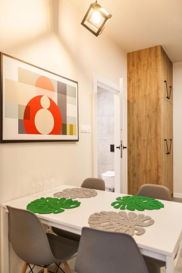 Vintage Rakowicka Apartment คราคูฟ ภายนอก รูปภาพ