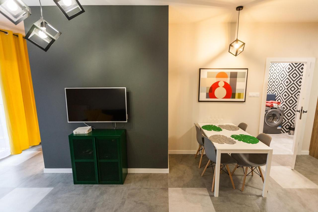 Vintage Rakowicka Apartment คราคูฟ ภายนอก รูปภาพ